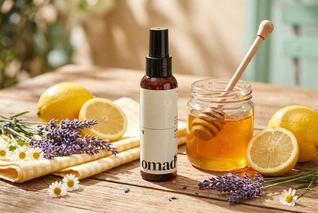 Le spray eclaircissant OMAD'S dans une scene lifestyle naturelle